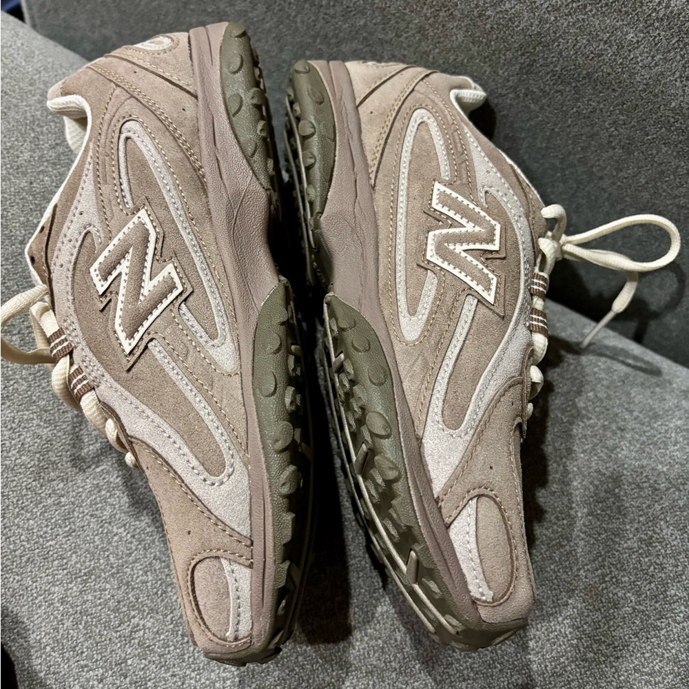 New Balance 204L - Picture 2 of 5